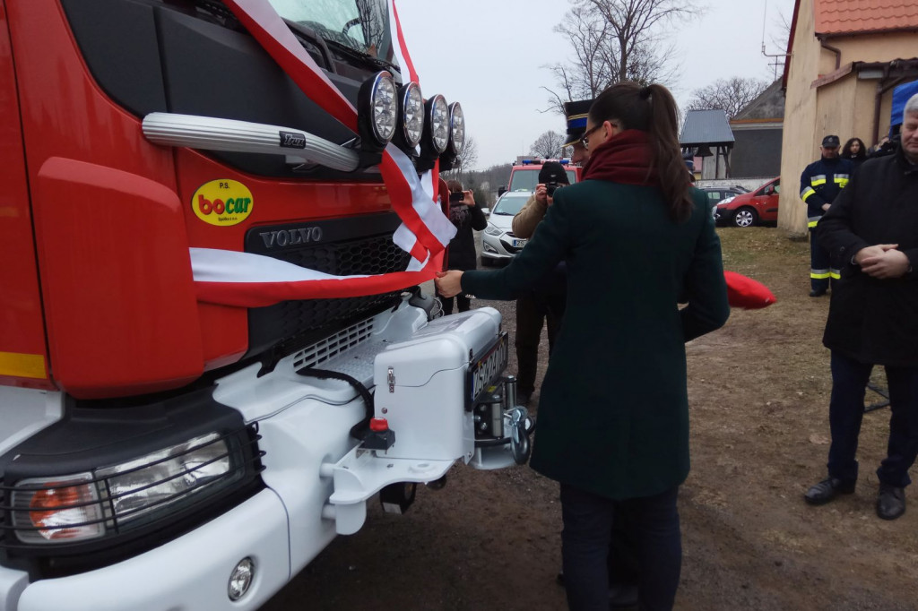 OSP Parsęcko, Oficjalne przekazanie wozu pożarniczego.
