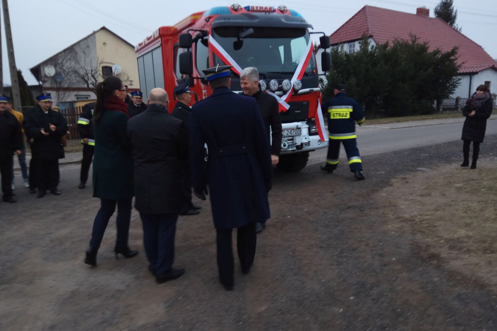 OSP Parsęcko, Oficjalne przekazanie wozu pożarniczego.