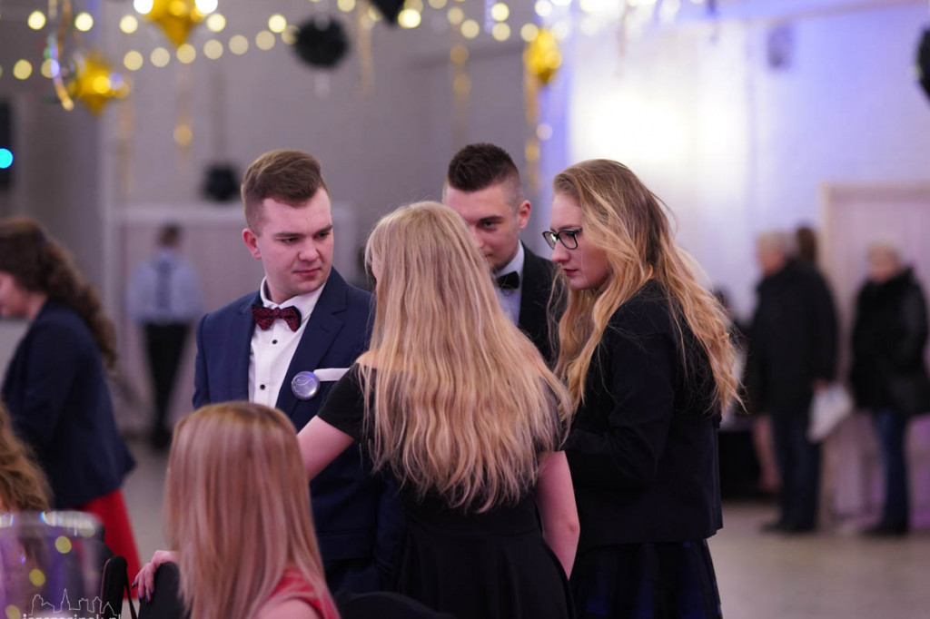 Maturzyści Zespołu Szkół nr 6 bawili się na studniówce