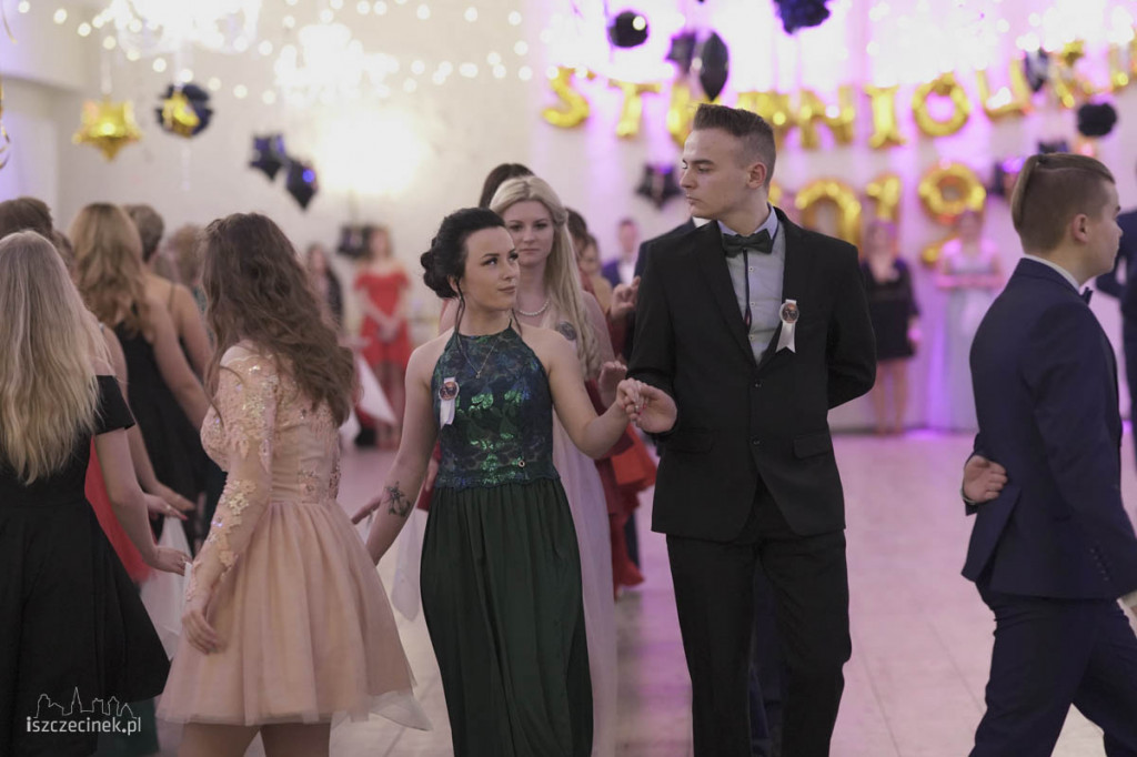 Maturzyści Zespołu Szkół nr 6 bawili się na studniówce