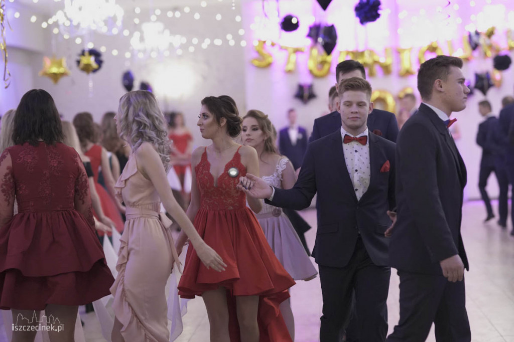 Maturzyści Zespołu Szkół nr 6 bawili się na studniówce