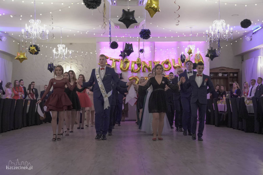 Maturzyści Zespołu Szkół nr 6 bawili się na studniówce