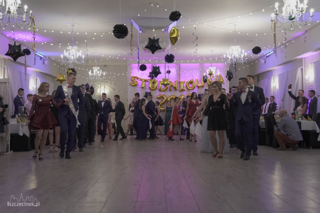 Maturzyści Zespołu Szkół nr 6 bawili się na studniówce