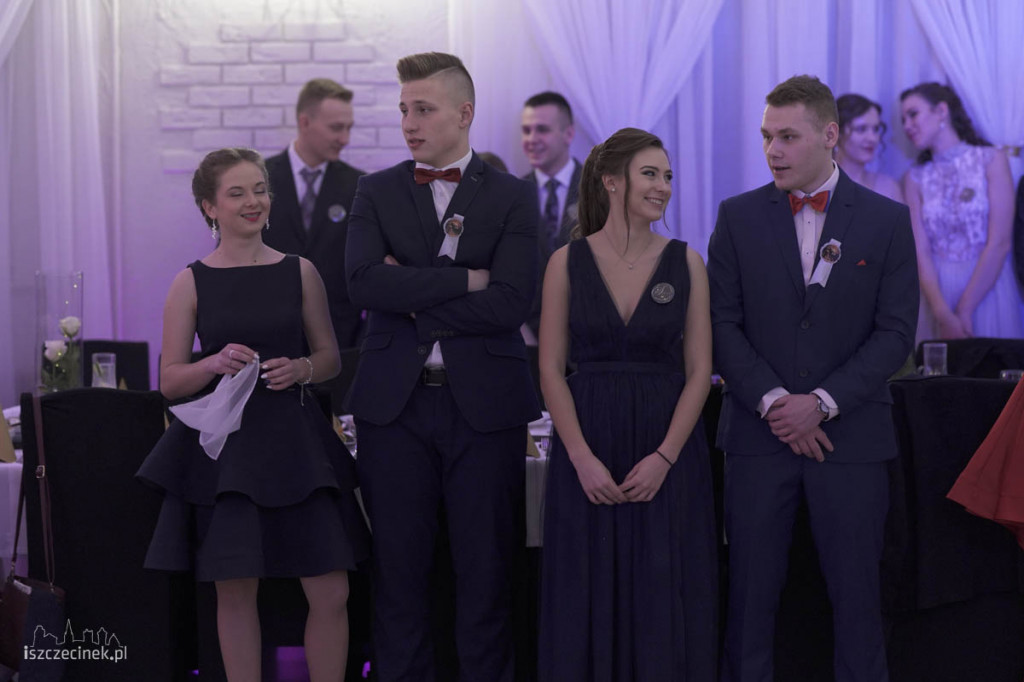 Maturzyści Zespołu Szkół nr 6 bawili się na studniówce