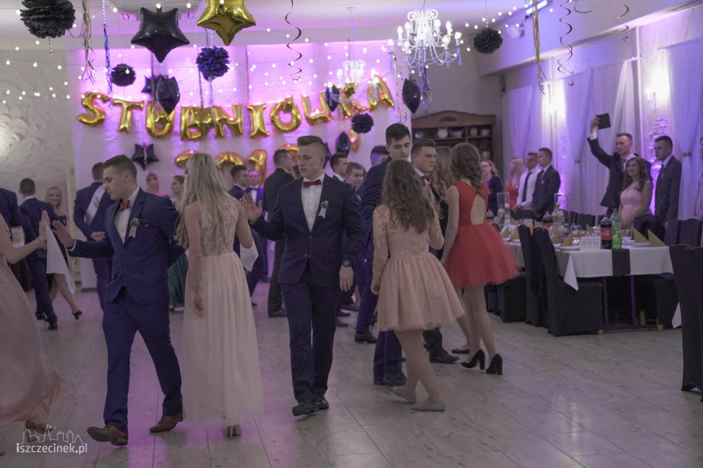 Maturzyści Zespołu Szkół nr 6 bawili się na studniówce