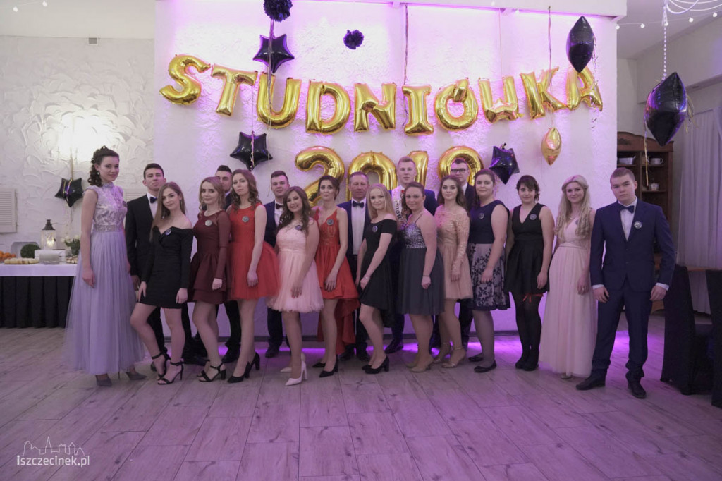 Maturzyści Zespołu Szkół nr 6 bawili się na studniówce