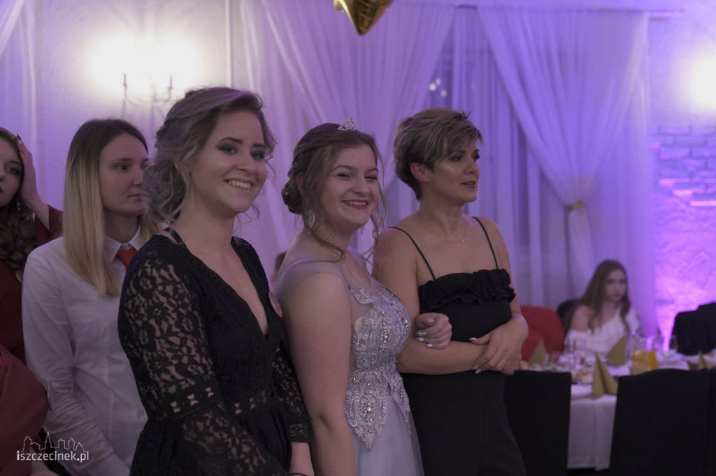 Maturzyści Zespołu Szkół nr 6 bawili się na studniówce