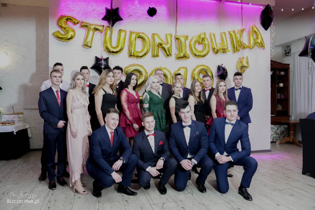 Maturzyści Zespołu Szkół nr 6 bawili się na studniówce