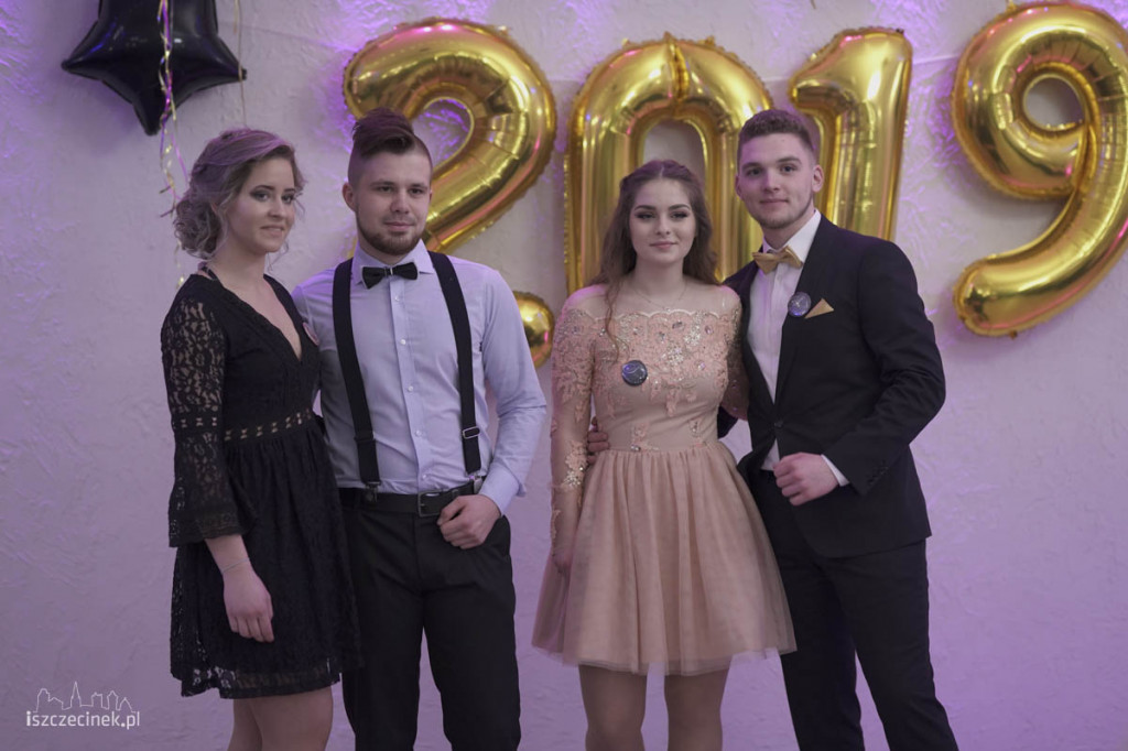 Maturzyści Zespołu Szkół nr 6 bawili się na studniówce