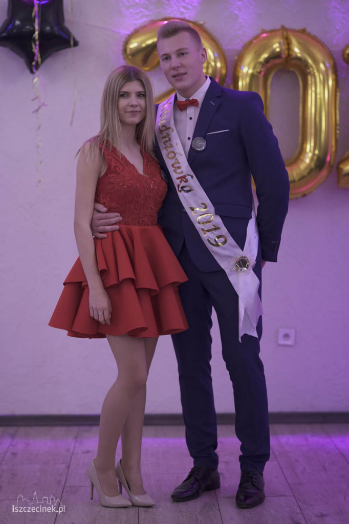 Maturzyści Zespołu Szkół nr 6 bawili się na studniówce