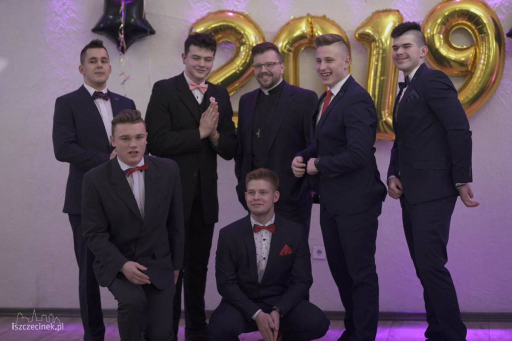 Maturzyści Zespołu Szkół nr 6 bawili się na studniówce