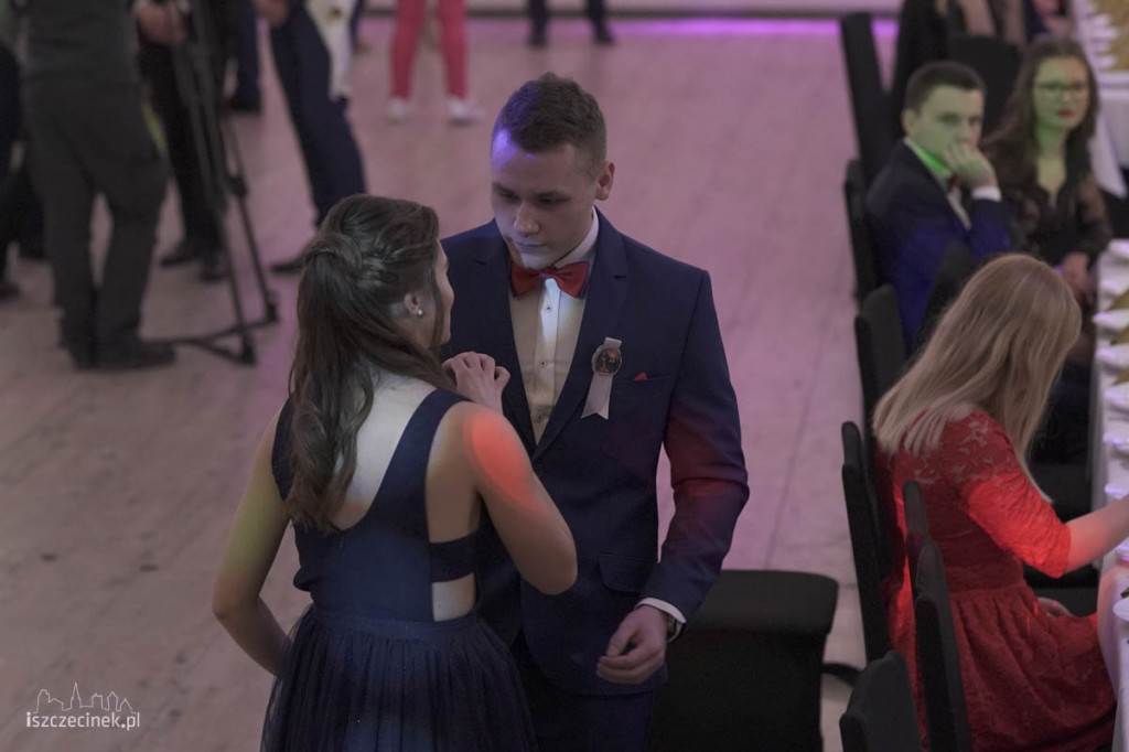 Maturzyści Zespołu Szkół nr 6 bawili się na studniówce