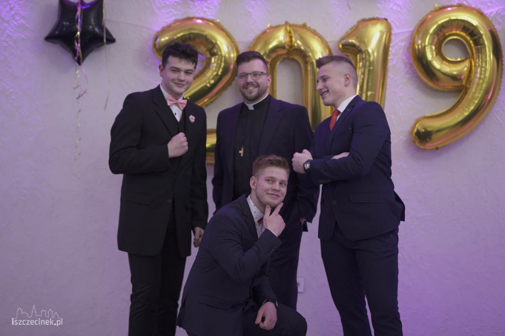 Maturzyści Zespołu Szkół nr 6 bawili się na studniówce