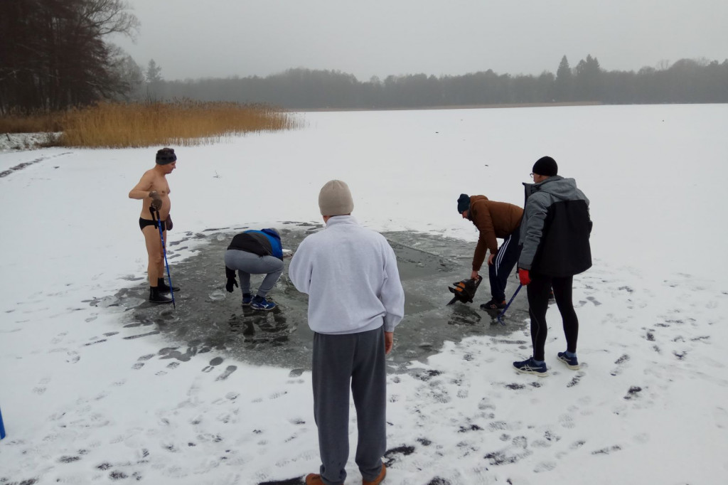 Morsy w Bornem Sulinowie. Spotykają się co niedzielę o 12.