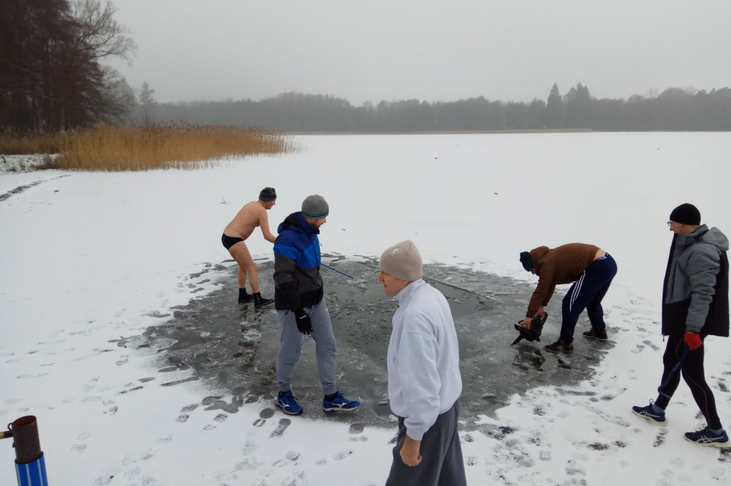 Morsy w Bornem Sulinowie. Spotykają się co niedzielę o 12.