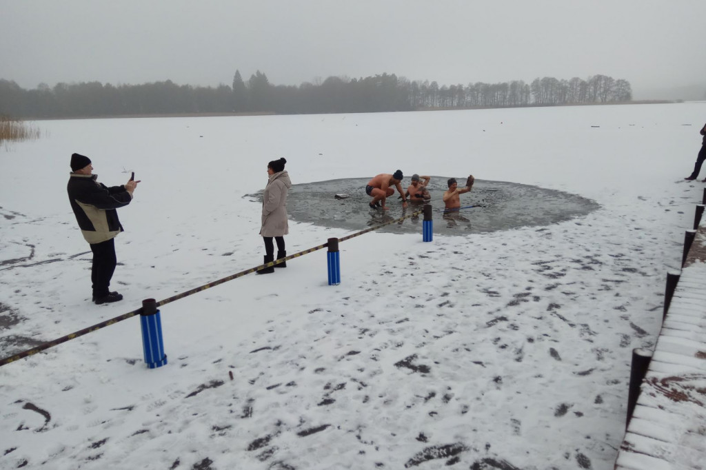 Morsy w Bornem Sulinowie. Spotykają się co niedzielę o 12.