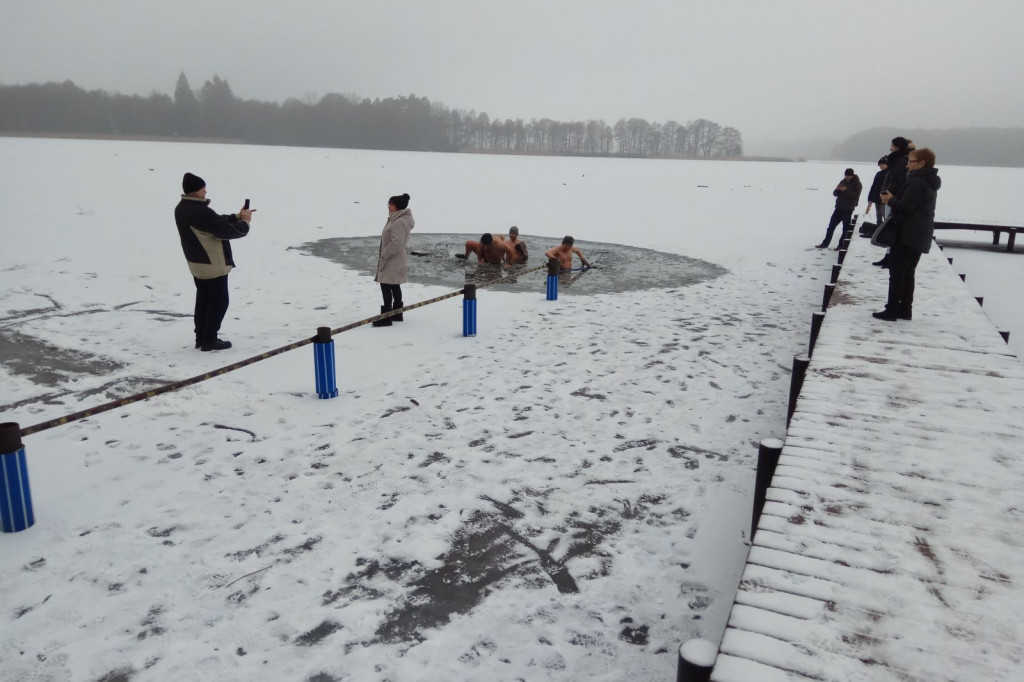 Morsy w Bornem Sulinowie. Spotykają się co niedzielę o 12.