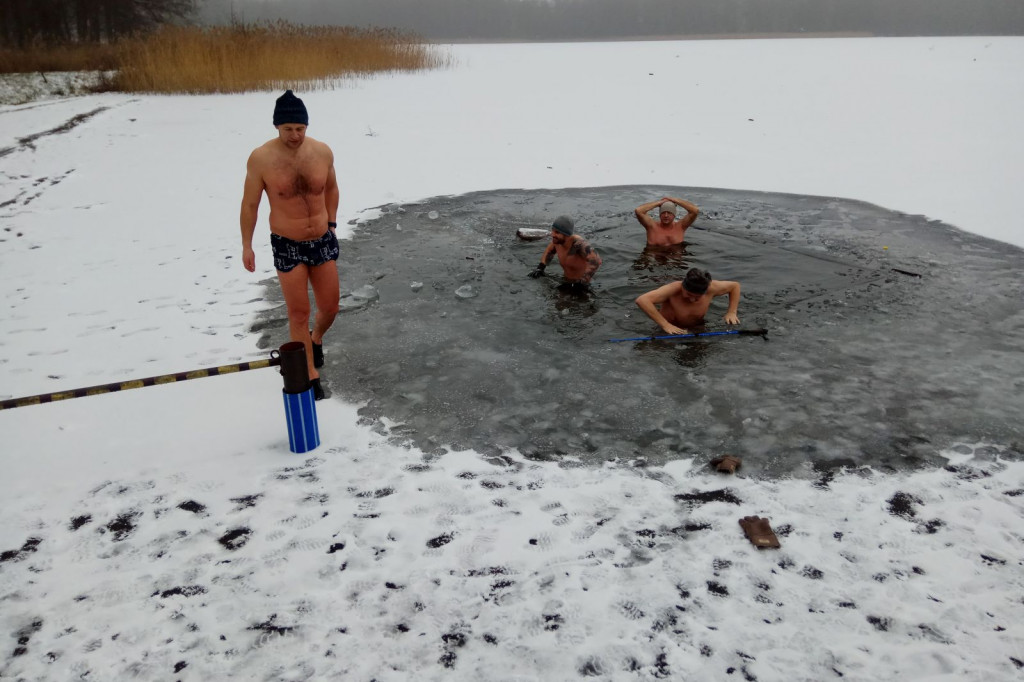 Morsy w Bornem Sulinowie. Spotykają się co niedzielę o 12.