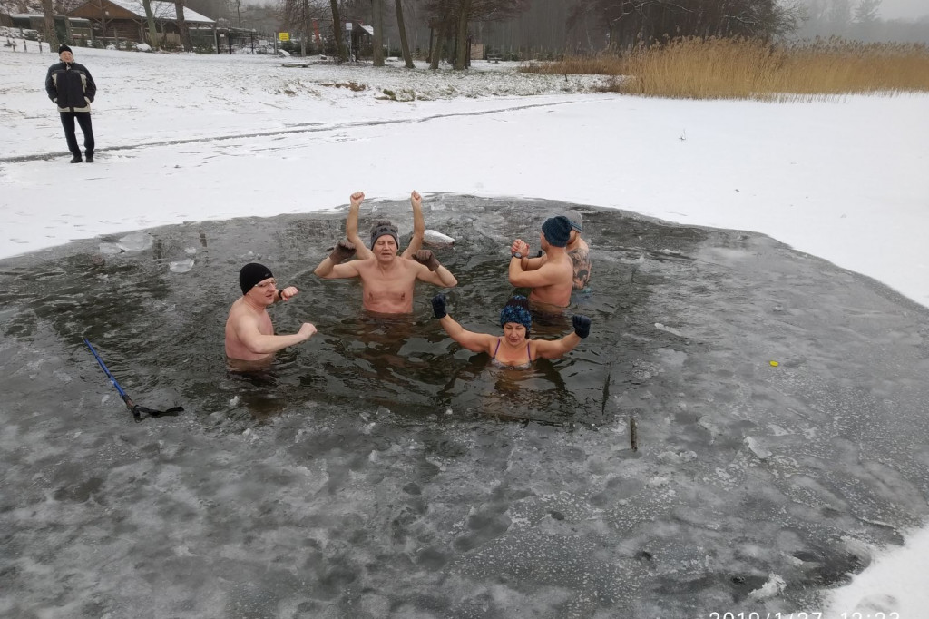 Morsy w Bornem Sulinowie. Spotykają się co niedzielę o 12.