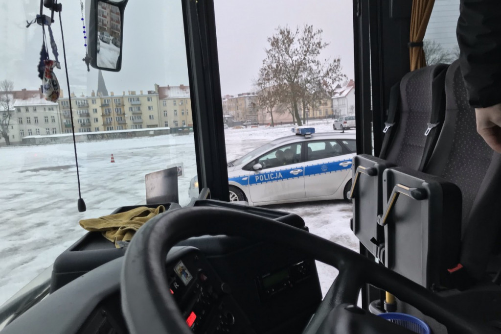 Dzieci jadą na ferie. Policja sprawdza autobusy
