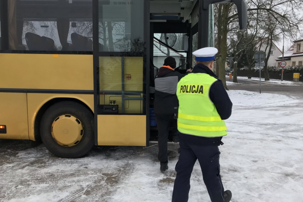 Dzieci jadą na ferie. Policja sprawdza autobusy