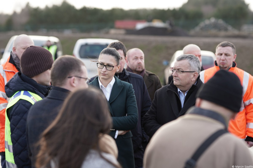 Minister infrastruktury odwiedził plac budowy obwodnicy Szczecinka i dworzec PKP