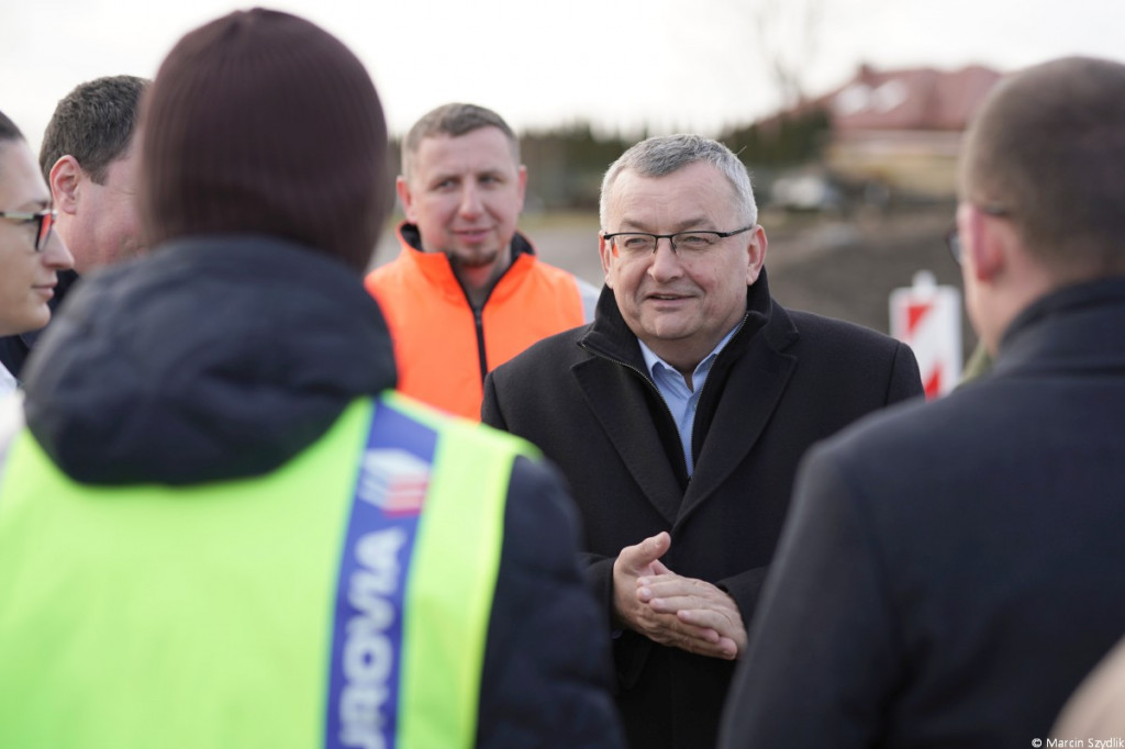Minister infrastruktury odwiedził plac budowy obwodnicy Szczecinka i dworzec PKP