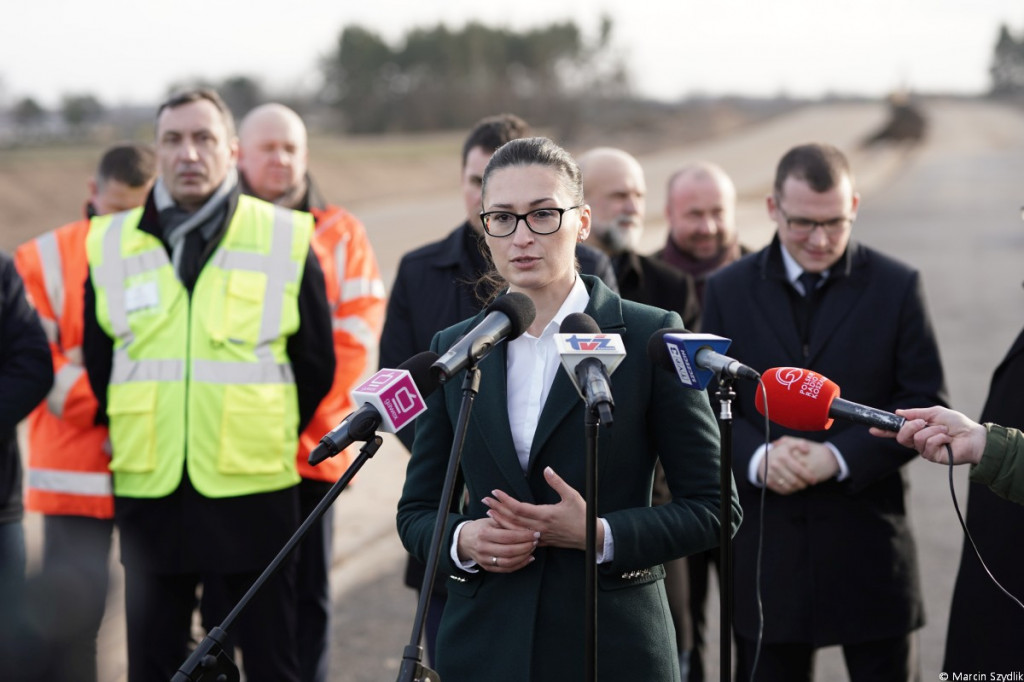 Minister infrastruktury odwiedził plac budowy obwodnicy Szczecinka i dworzec PKP