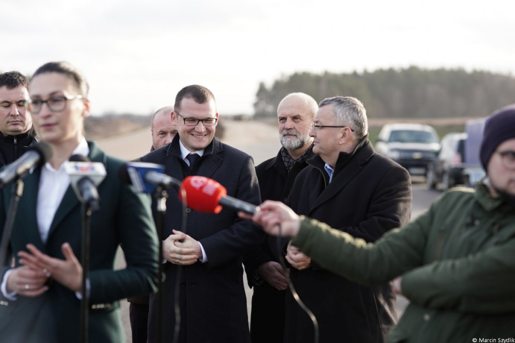 Minister infrastruktury odwiedził plac budowy obwodnicy Szczecinka i dworzec PKP