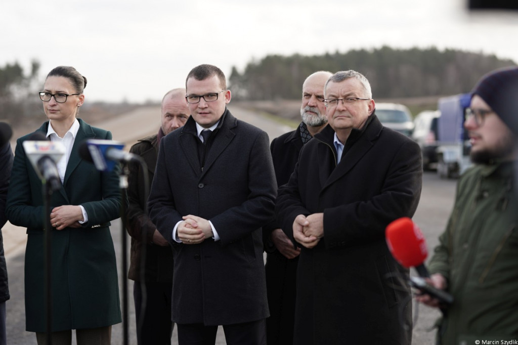 Minister infrastruktury odwiedził plac budowy obwodnicy Szczecinka i dworzec PKP