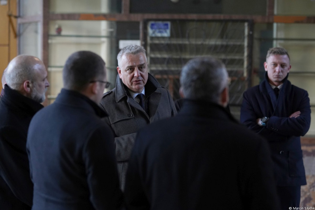 Minister infrastruktury odwiedził plac budowy obwodnicy Szczecinka i dworzec PKP