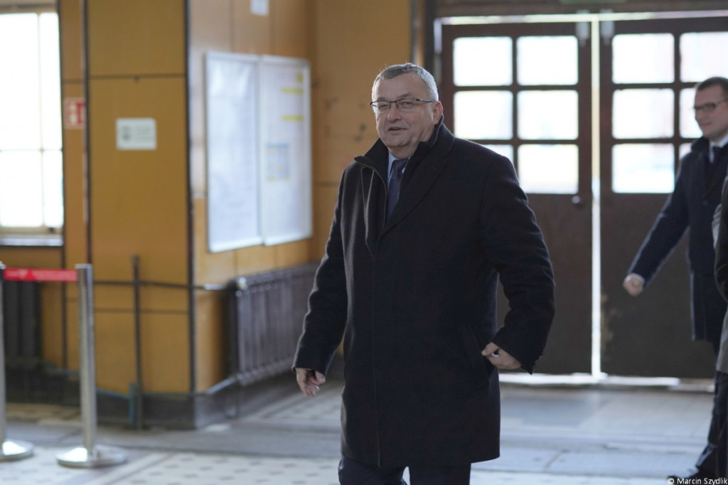 Minister infrastruktury odwiedził plac budowy obwodnicy Szczecinka i dworzec PKP