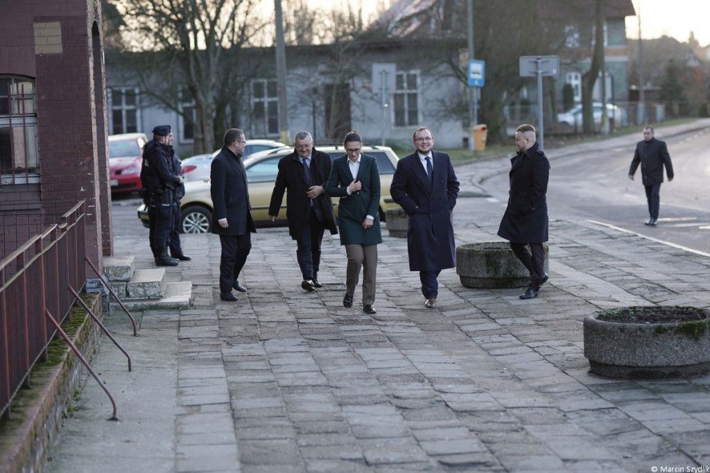 Minister infrastruktury i burmistrz spotkali się na dworcu PKP