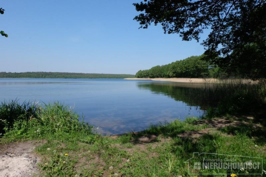 Blisko jeziora, idealne pod rekreację i wypoczynek