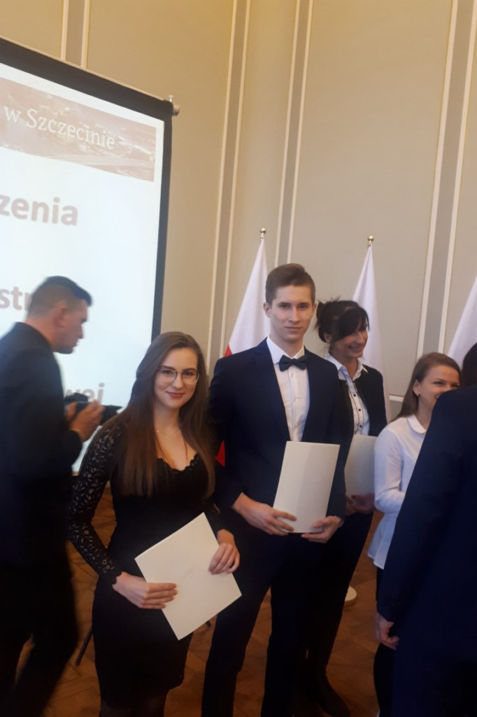 Stypendyści Prezesa Rady Ministrów z ZS nr 6 im. St. Staszica w Szczecinku