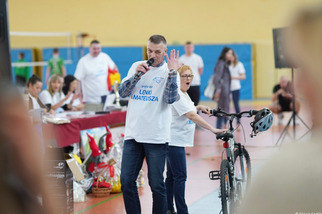 Turniej charytatywny w piłce siatkowej zorganizowany przez Porozumienie Samorządowe Powiatu Szczecineckiego