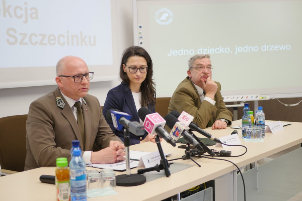Jedno dziecko, jedno drzewo