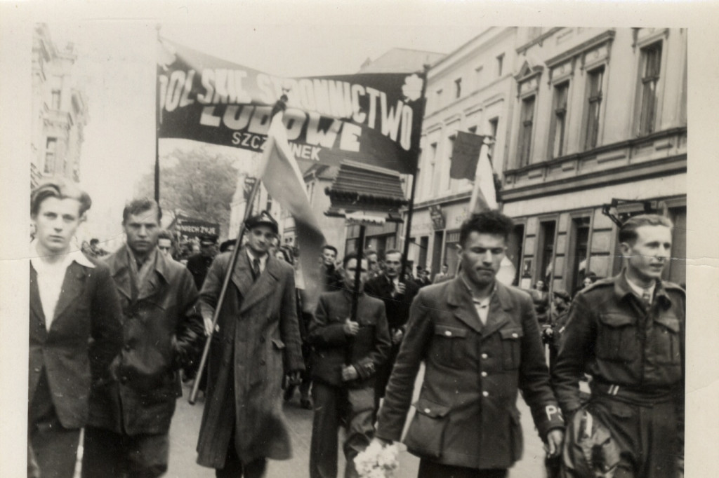 Manifestacja podczas obchodów Święta 3 Maja w Szczecinku w 1946