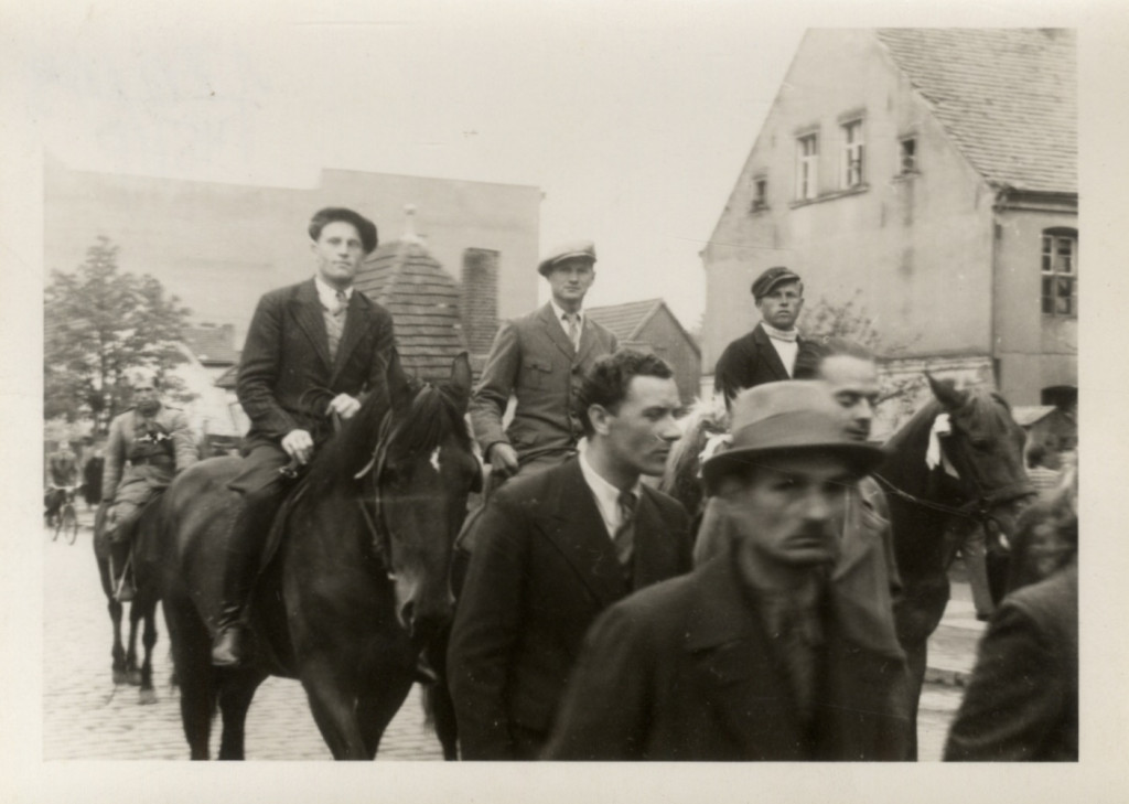 Manifestacja podczas obchodów Święta 3 Maja w Szczecinku w 1946