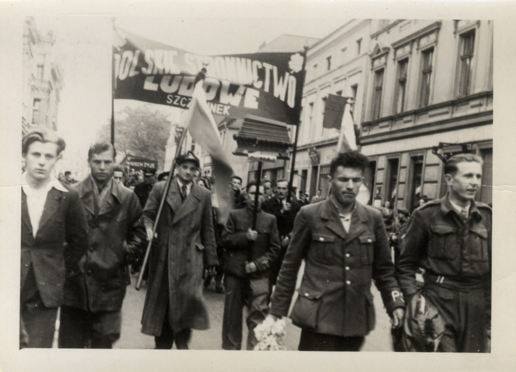 Manifestacja podczas obchodów Święta 3 Maja w Szczecinku w 1946
