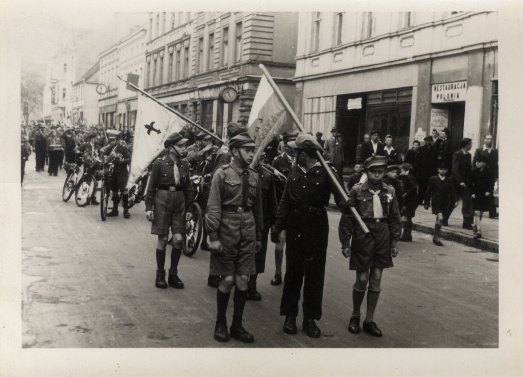 Manifestacja podczas obchodów Święta 3 Maja w Szczecinku w 1946