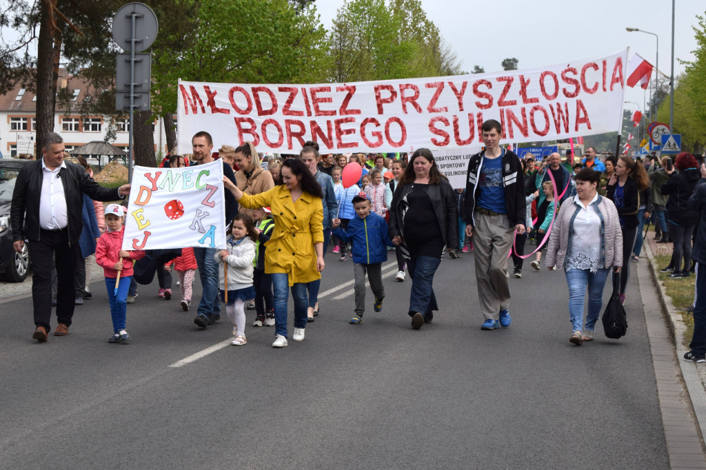 Pochód pierwszomajowy przeszedł ulicami Bornego Sulinowa