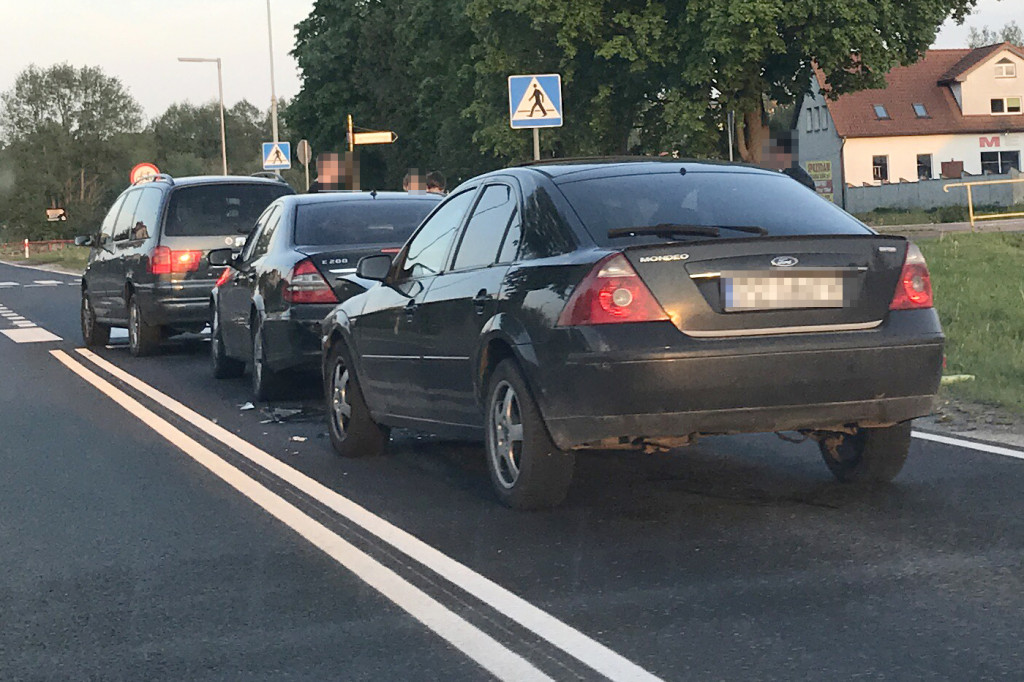 Zderzenie forda, mercedesa i seata na Narutowicza