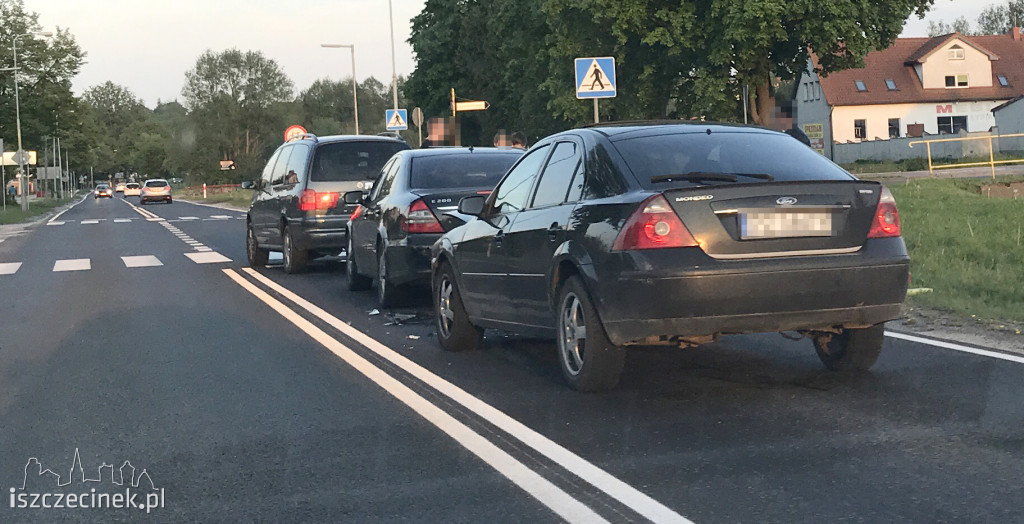 Zderzenie forda, mercedesa i seata na Narutowicza