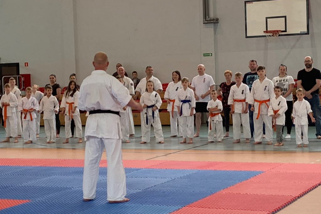 Karate Kyokushin. Rodzice trenowali razem z dziećmi [ZDJĘCIA]