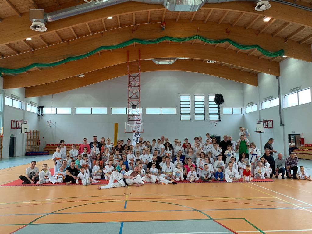 Karate Kyokushin. Rodzice trenowali razem z dziećmi [ZDJĘCIA]