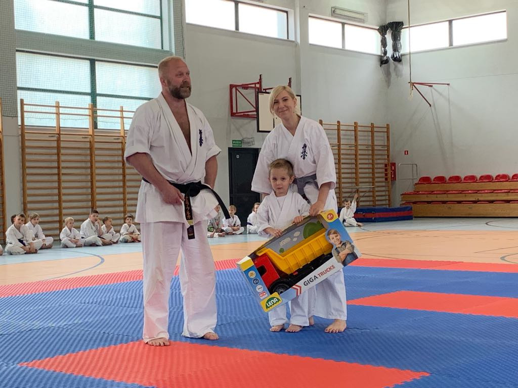Karate Kyokushin. Rodzice trenowali razem z dziećmi [ZDJĘCIA]