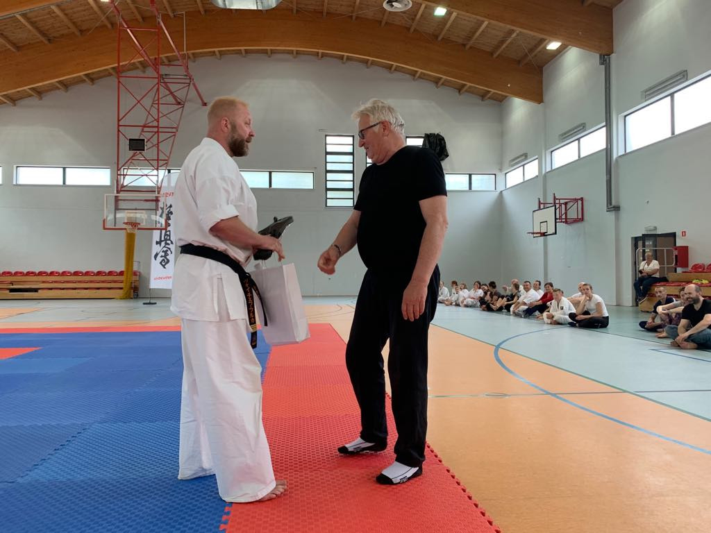 Karate Kyokushin. Rodzice trenowali razem z dziećmi [ZDJĘCIA]