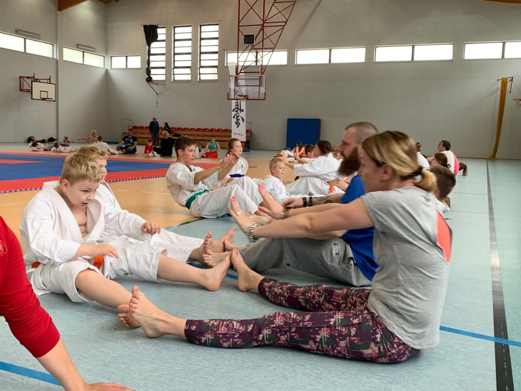 Karate Kyokushin. Rodzice trenowali razem z dziećmi [ZDJĘCIA]