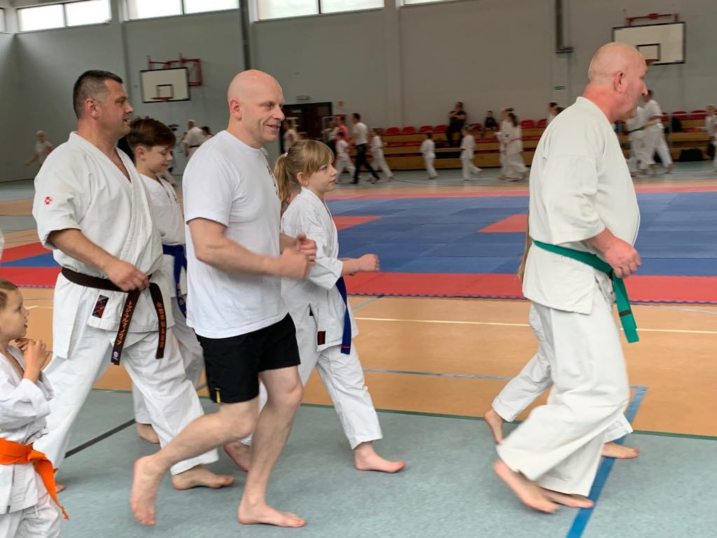 Karate Kyokushin. Rodzice trenowali razem z dziećmi [ZDJĘCIA]